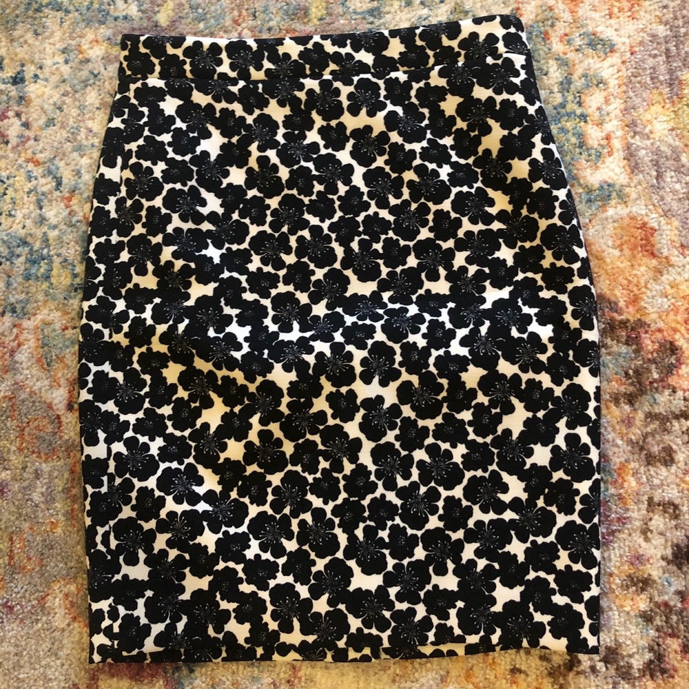 Black floral pencil skirt